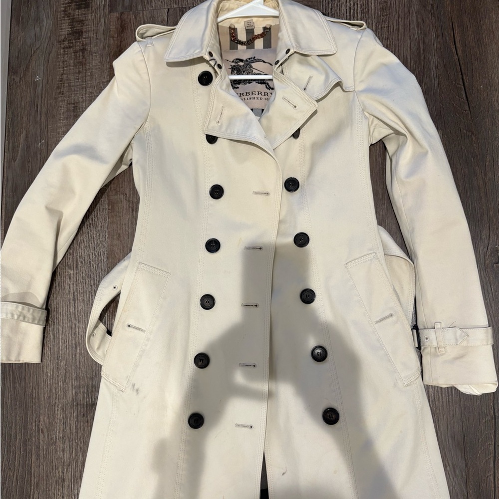 Burberry Women's Classic Cream Trench Coat
